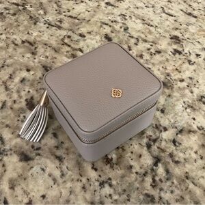 New Rare Kendra Scott Travel Jewelry Case In Taupe